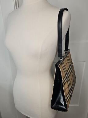 Authentic Burberry Vintage Nova Check Framed Shoulder Bag Classic Plaid